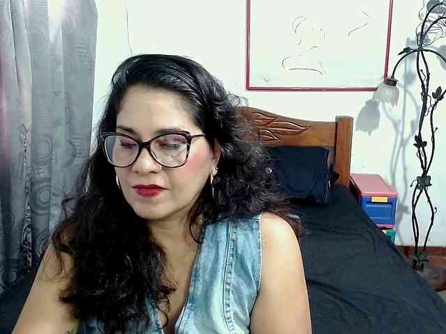 Mistresskloe webcam