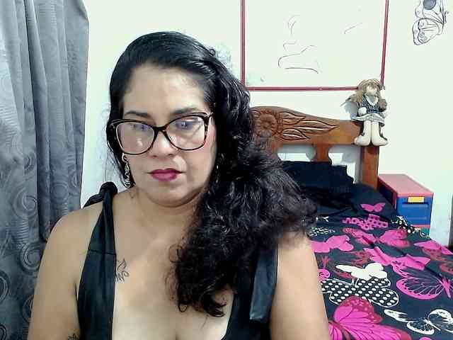 Mistresskloe webcam