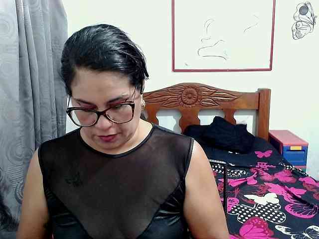 Mistresskloe webcam