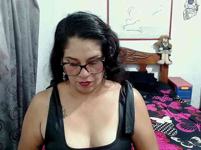 Mistresskloe webcam
