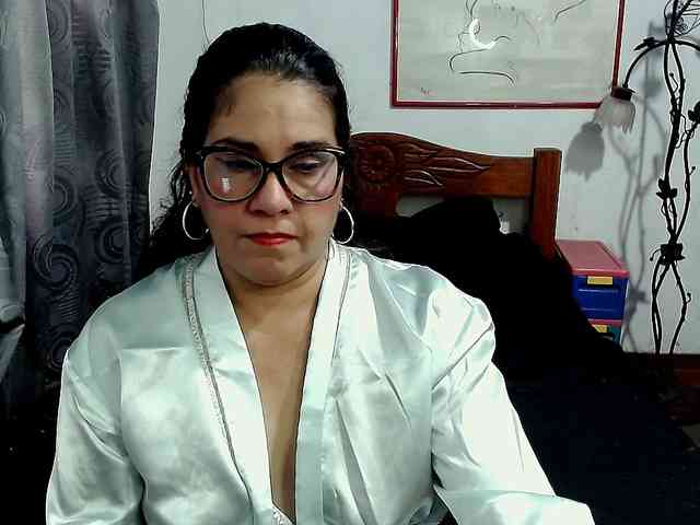 Mistresskloe webcam