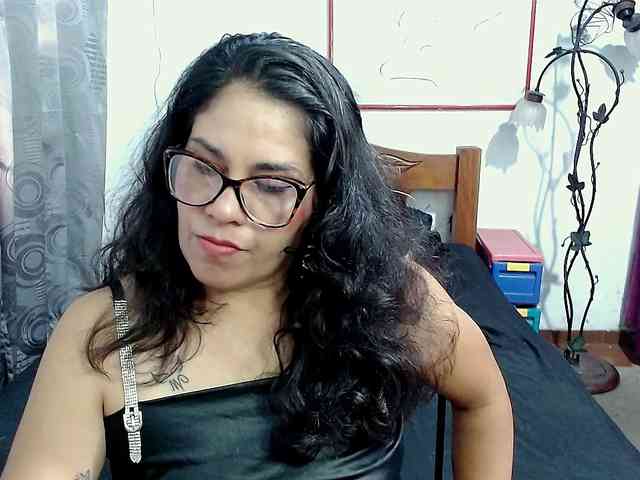 Mistresskloe webcam