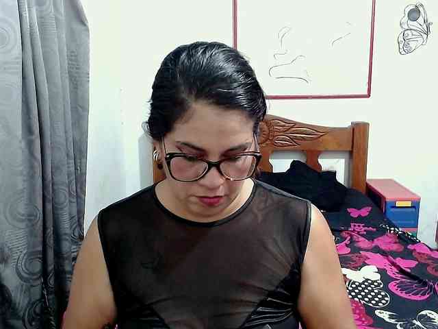 Mistresskloe webcam
