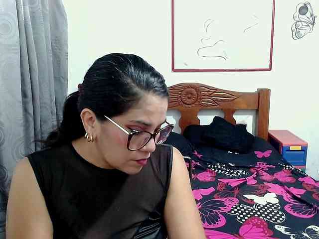 Mistresskloe webcam