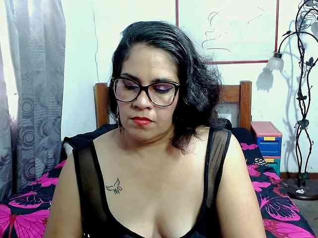 Mistresskloe webcam