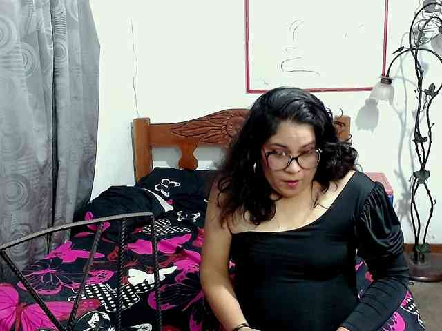 Mistresskloe webcam