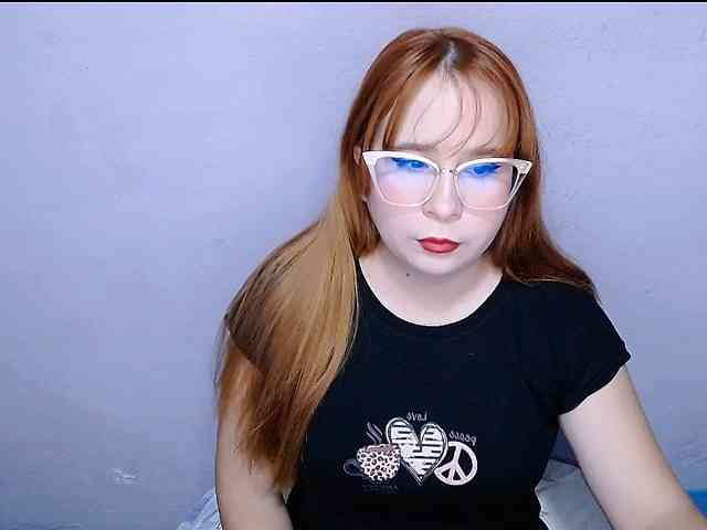 Maxlayla Live Webcam on BongaCams