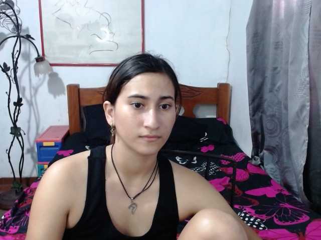 LadyMilk webcam