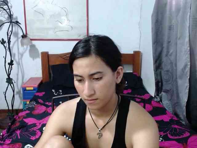 LadyMilk webcam