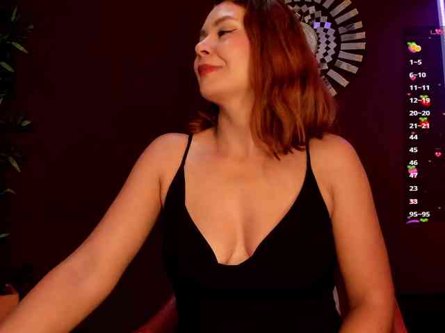 Luisa-Martinez webcam