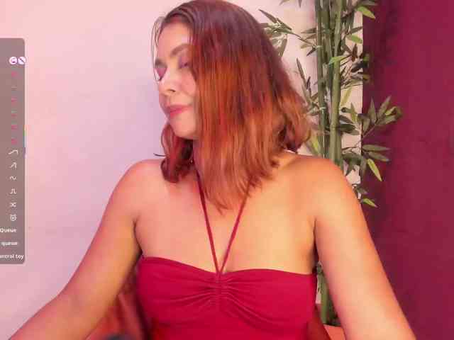 Luisa-Martinez webcam