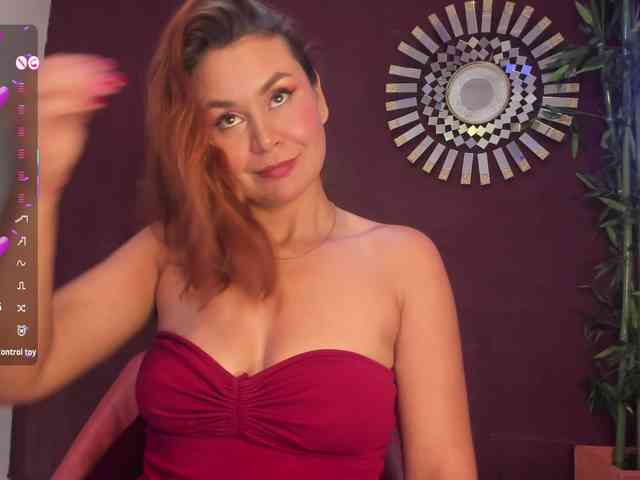 Luisa-Martinez webcam