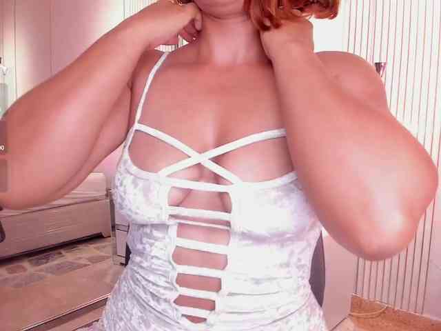 Luisa-Martinez webcam