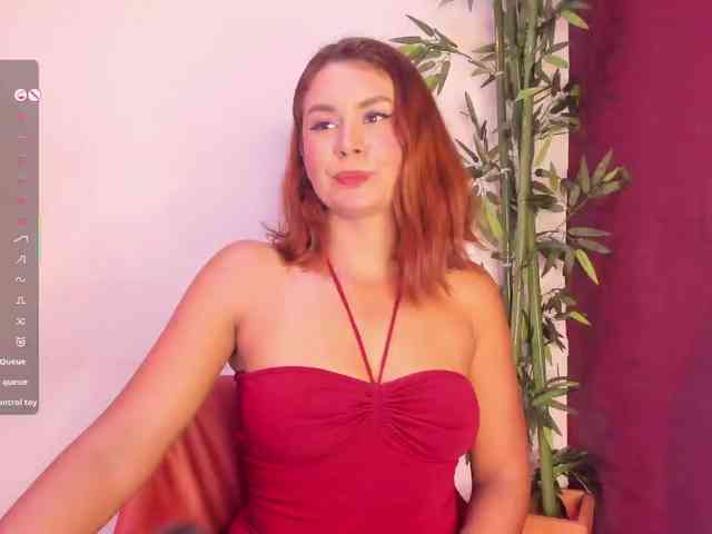 Luisa-Martinez webcam