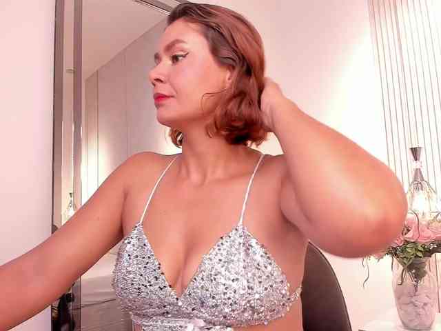 Luisa-Martinez webcam