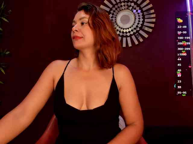 Luisa-Martinez webcam