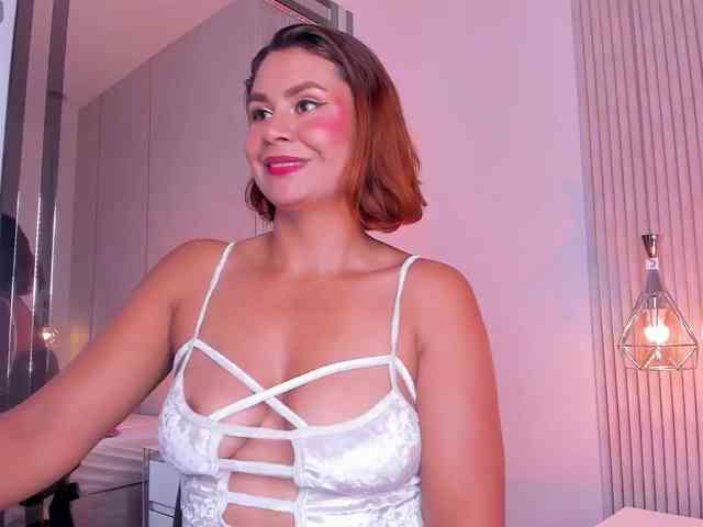 Luisa-Martinez webcam