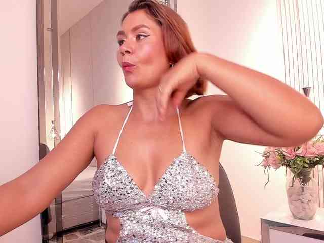 Luisa-Martinez webcam