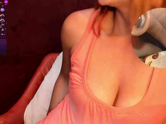 Luisa-Martinez webcam