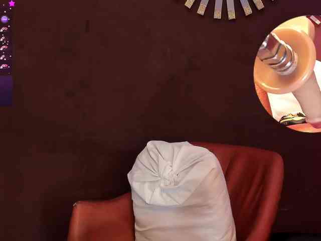 Luisa-Martinez webcam