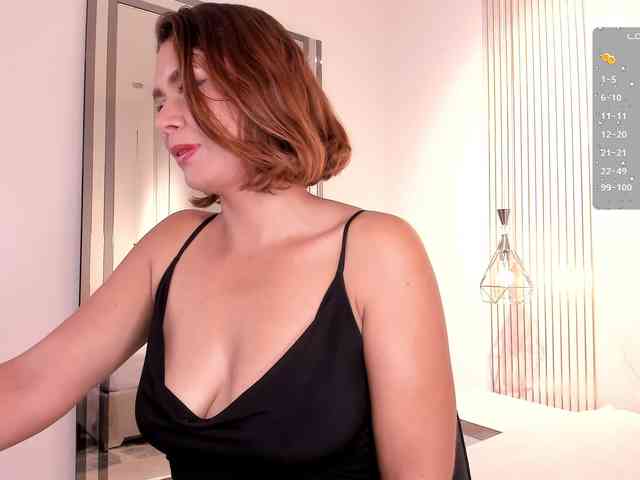 Luisa-Martinez webcam