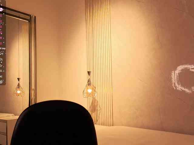 Luisa-Martinez webcam