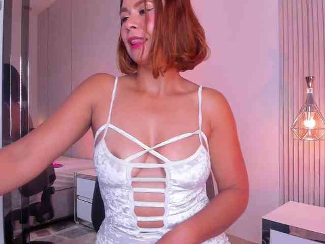 Luisa-Martinez webcam