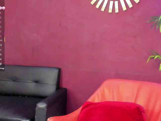 Luisa-Martinez webcam