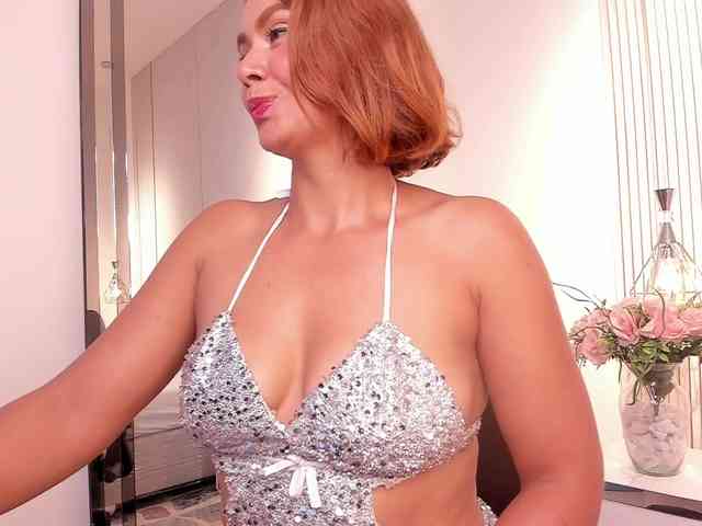 Luisa-Martinez webcam