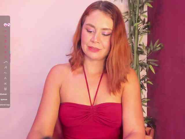Luisa-Martinez webcam