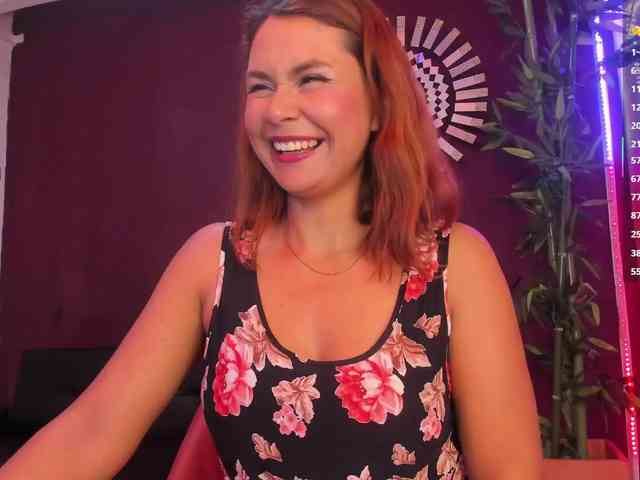 Luisa-Martinez webcam