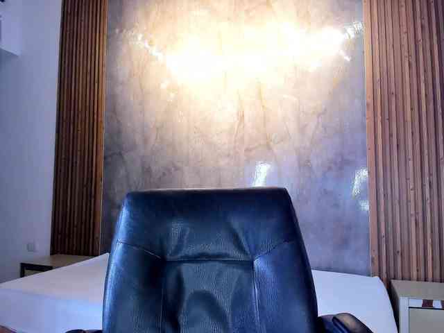Luisa-Martinez webcam
