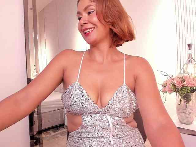 Luisa-Martinez webcam