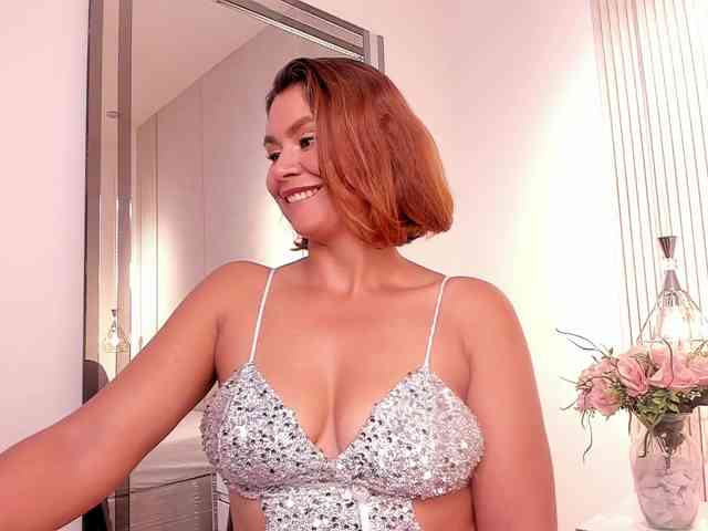 Luisa-Martinez webcam