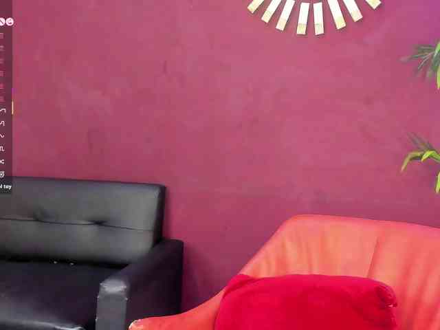 Luisa-Martinez webcam