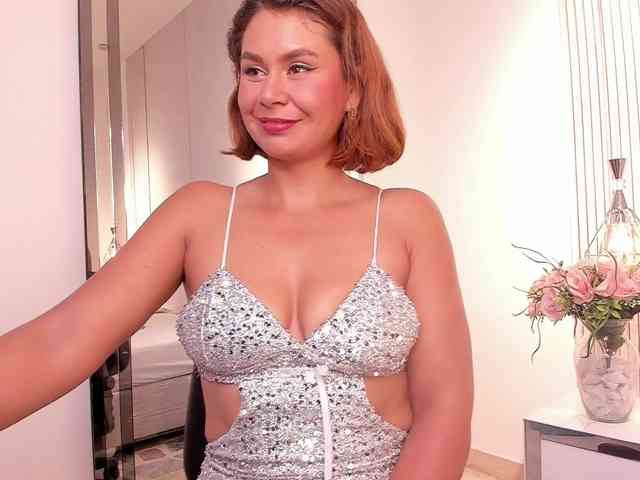 Luisa-Martinez webcam