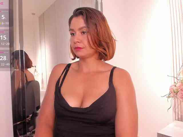 Luisa-Martinez webcam