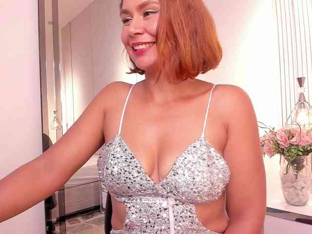 Luisa-Martinez webcam