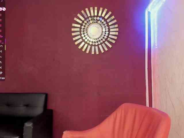 Luisa-Martinez webcam