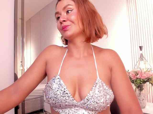 Luisa-Martinez webcam