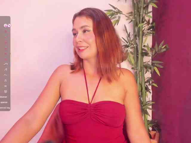 Luisa-Martinez webcam