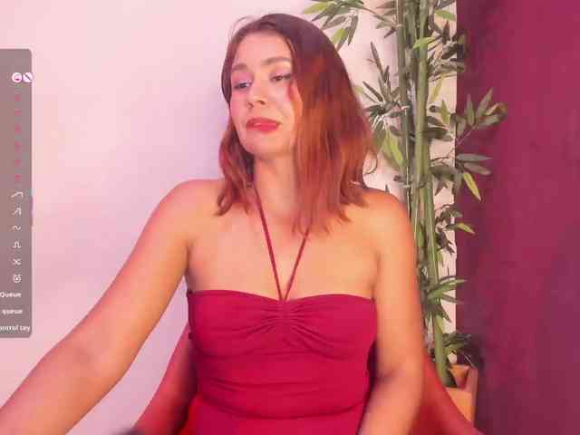 Luisa-Martinez webcam