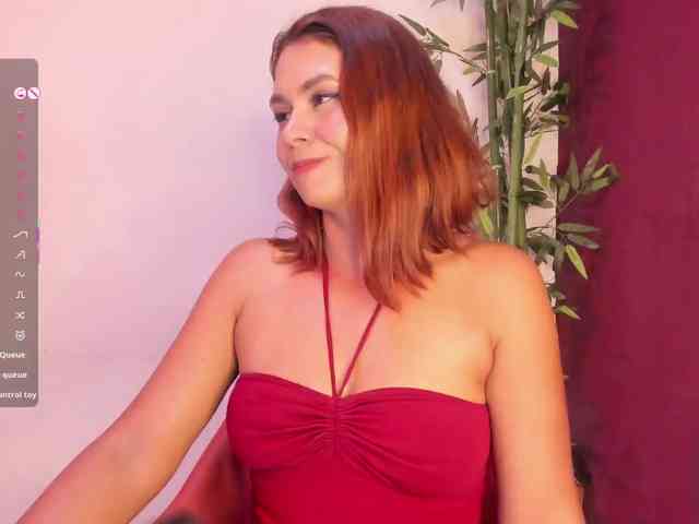 Luisa-Martinez webcam