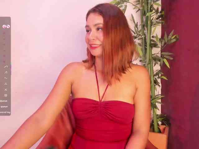 Luisa-Martinez webcam