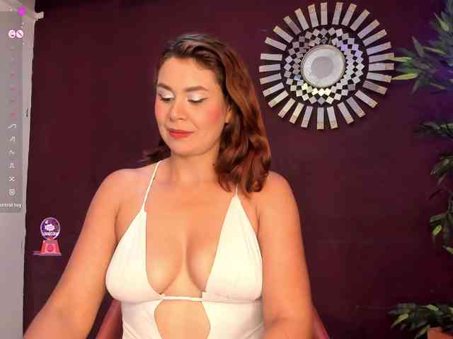 Luisa-Martinez webcam