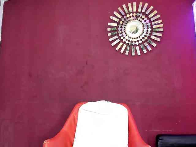 Luisa-Martinez webcam