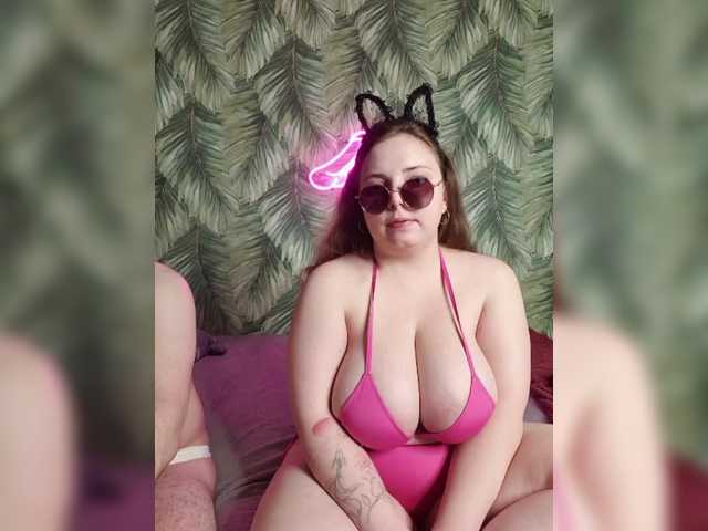 Red-rooms's BongaCams profile