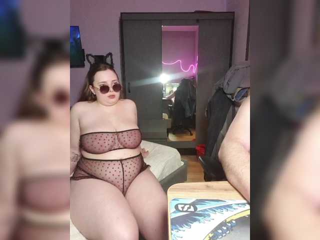 Red-rooms from BongaCams is Freechat