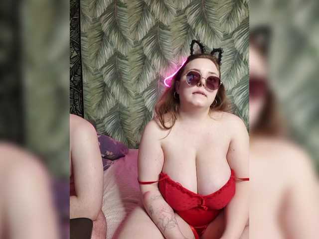 Red-rooms's BongaCams show and profile