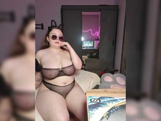 Red-rooms from BongaCams is Freechat